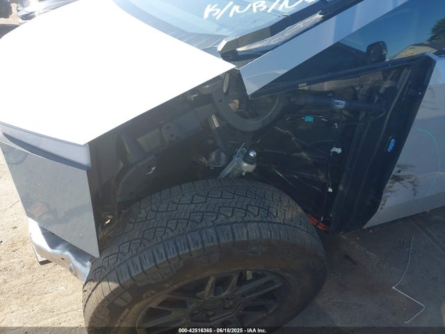 2024 TESLA CYBERTRUCK 7G2CEHED5RA042598 Photo 5