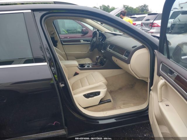 2016 VOLKSWAGEN TOUAREG WVGEF9BP1GD012109 Photo 4
