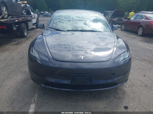 5YJ3E1EB4RF834513 Tesla 2024