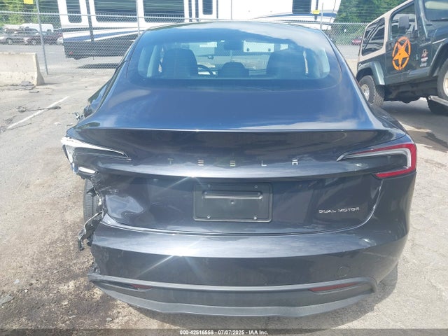 5YJ3E1EB4RF834513 Tesla 2024