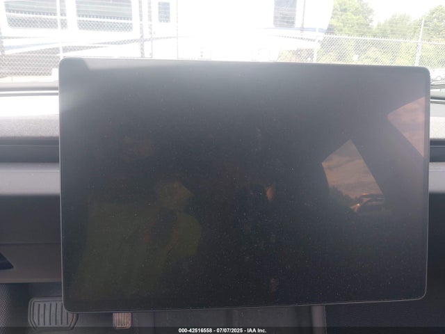 5YJ3E1EB4RF834513 Tesla 2024