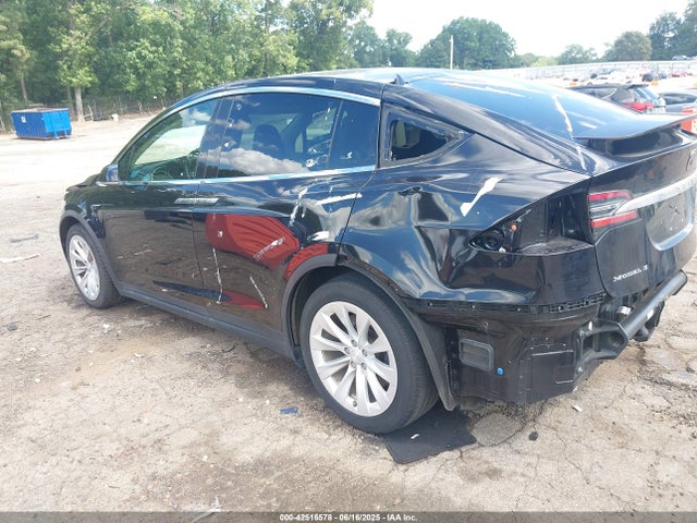 2017 TESLA MODEL X 5YJXCAE26HF076843 Photo 2