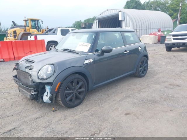 2011 MINI COOPER S WMWSV3C58BTY13412 Photo 1