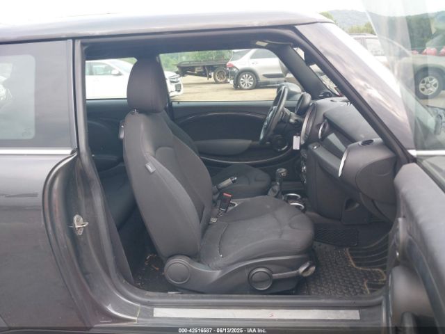 2011 MINI COOPER S WMWSV3C58BTY13412 Photo 4