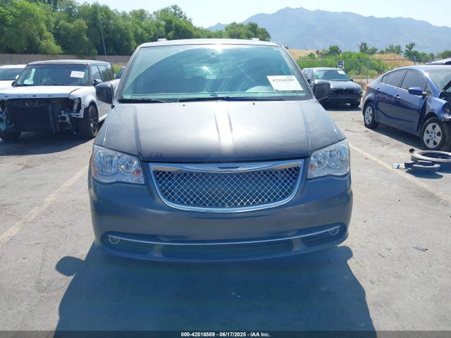 2C4RC1BG6GR269683 Chrysler Town and Country