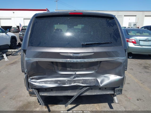 2C4RC1BG6GR269683 Chrysler Town and Country