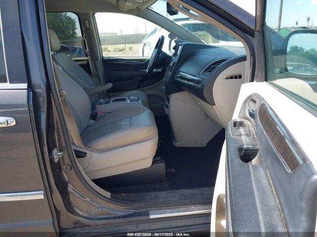 2C4RC1BG6GR269683 Chrysler Town and Country