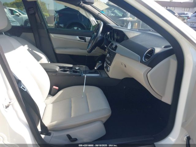 WDDGF4HB1EG235876 Mercedes-Benz 2014