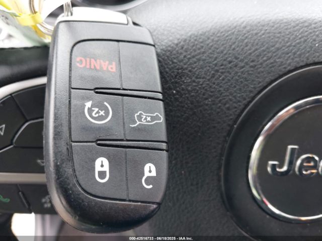 2018 JEEP GRAND CHEROKEE 1C4RJFBG2JC467597 Photo 10