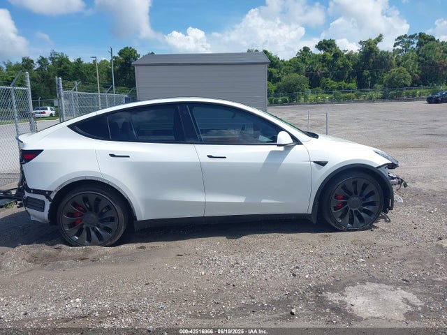 7SAYGDEF5NF383111 Tesla 2022