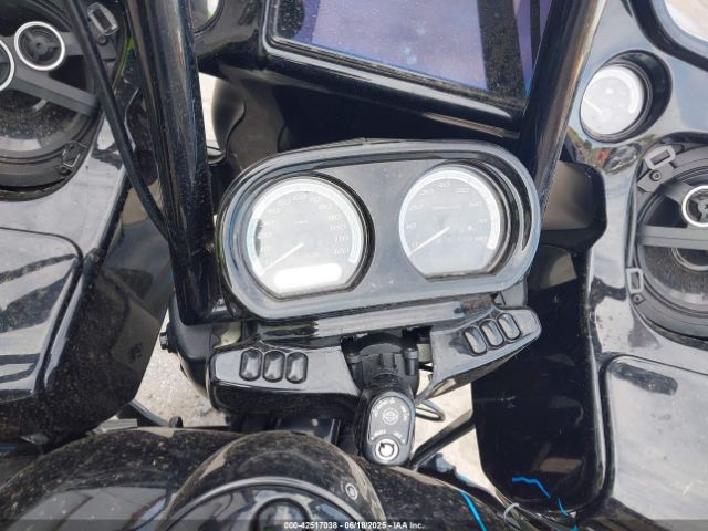 2021 HARLEY-DAVIDSON FLTRK 1HD1KZF18MB670763 Photo 6