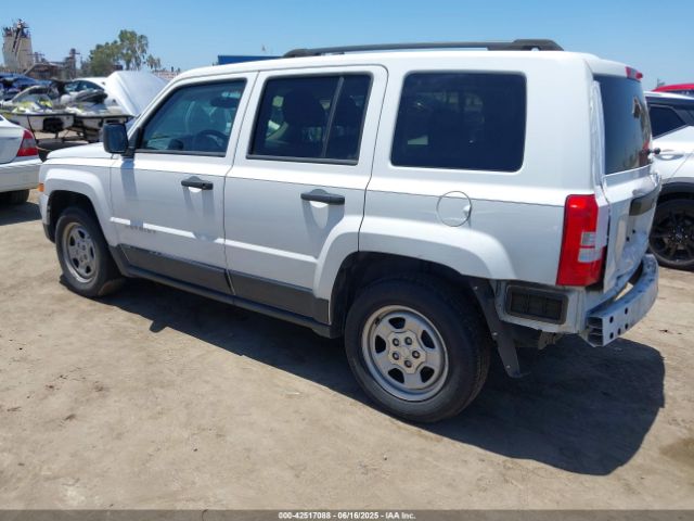 2016 JEEP PATRIOT 1C4NJPBA0GD629066 Photo 2