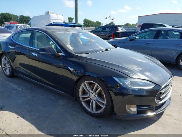 2013 TESLA MODEL S 5YJSA1AG6DFP05030 Photo 0