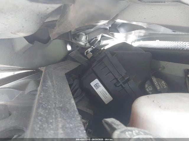 GMC lv1 2021 1GTW7BFP6M1174614 Image 10