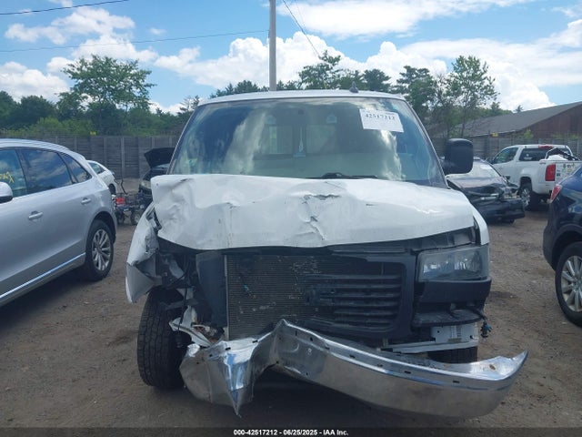 GMC lv1 2021 1GTW7BFP6M1174614 Image 12