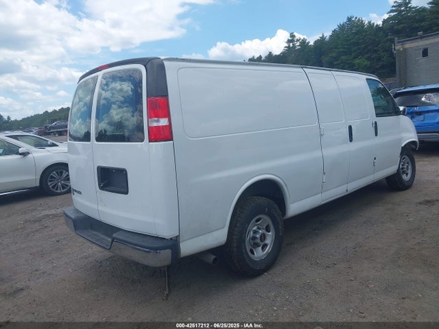 GMC lv1 2021 1GTW7BFP6M1174614 Image 4