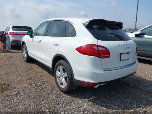 2013 PORSCHE CAYENNE WP1AF2A24DLA25338 Photo 2