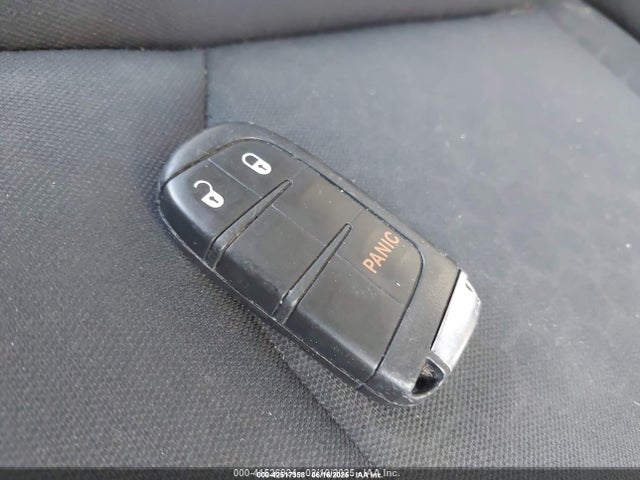 3C4NJCAB6JT368742 Jeep 2018