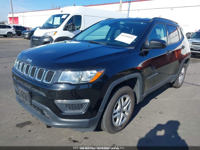3C4NJCAB6JT368742 Jeep 2018