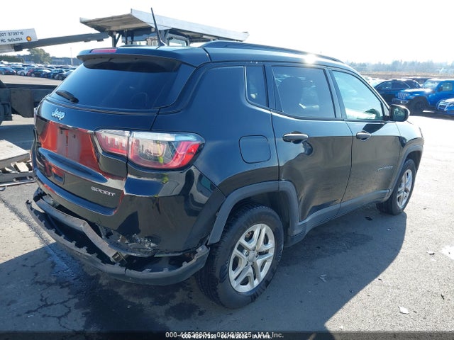 3C4NJCAB6JT368742 Jeep 2018