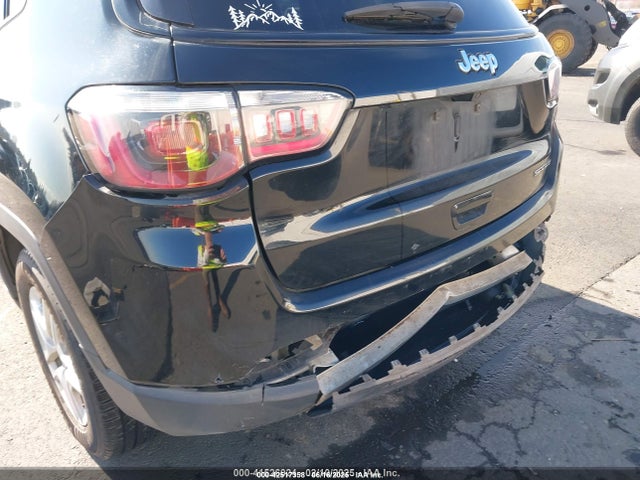 3C4NJCAB6JT368742 Jeep 2018