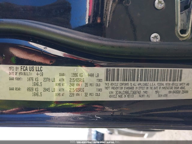 3C4NJCAB6JT368742 Jeep 2018