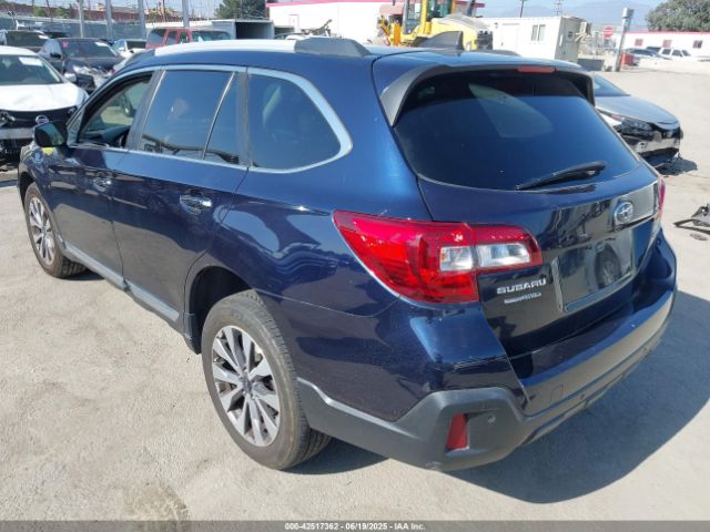 2018 SUBARU OUTBACK 4S4BSATC9J3322386 Photo 2