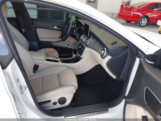 2016 MERCEDES-BENZ CLA 250 WDDSJ4EB2GN394059 Photo 4
