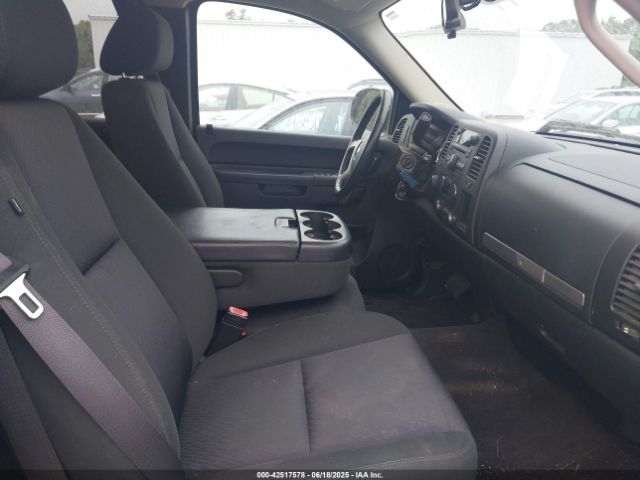 2013 CHEVROLET SILVERADO 1500 1GCRKSE70DZ152901 Photo 4