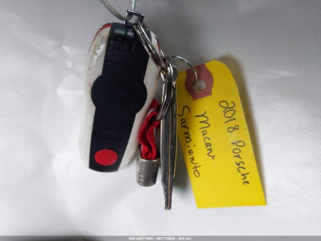 2018 PORSCHE MACAN WP1AA2A53JLB23250 Photo 10