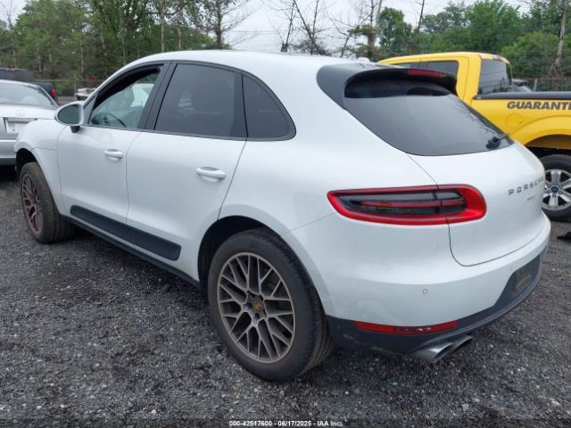 2018 PORSCHE MACAN WP1AA2A53JLB23250 Photo 2