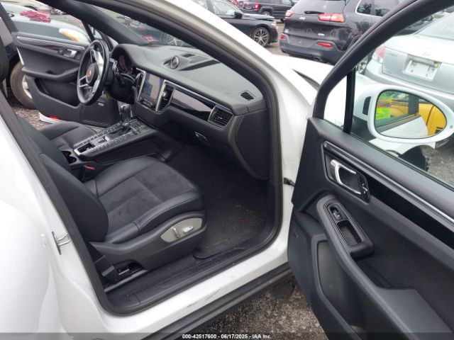 2018 PORSCHE MACAN WP1AA2A53JLB23250 Photo 4