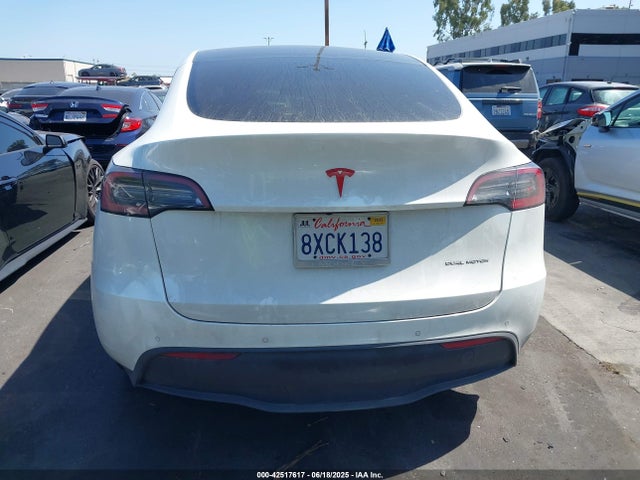 5YJYGDEE5MF214886 Tesla 2021