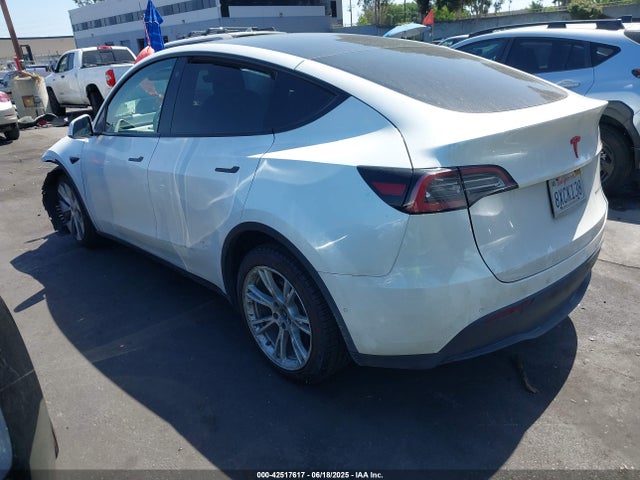 2021 TESLA MODEL Y 5YJYGDEE5MF214886 Photo 2