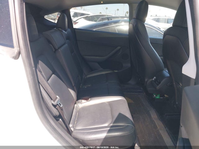 2021 TESLA MODEL Y 5YJYGDEE5MF214886 Photo 7