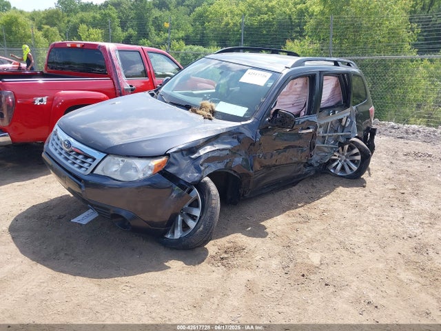 42517728 :رقم المزاد ، JF2SHADC5DH445547 vin ، 2013 Subaru Forester 2.5x Premium مزاد بيع