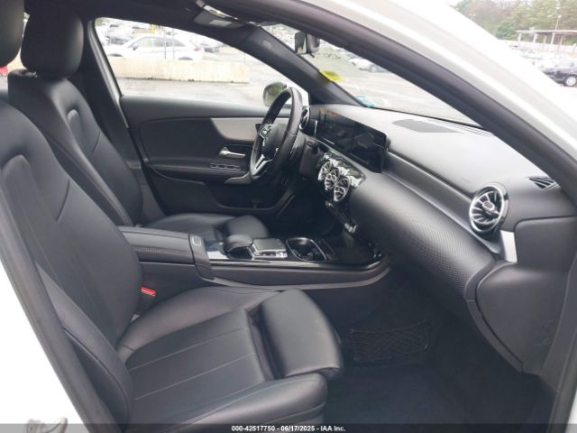 2019 MERCEDES-BENZ A 220 WDD3G4FB0KW035569 Photo 4