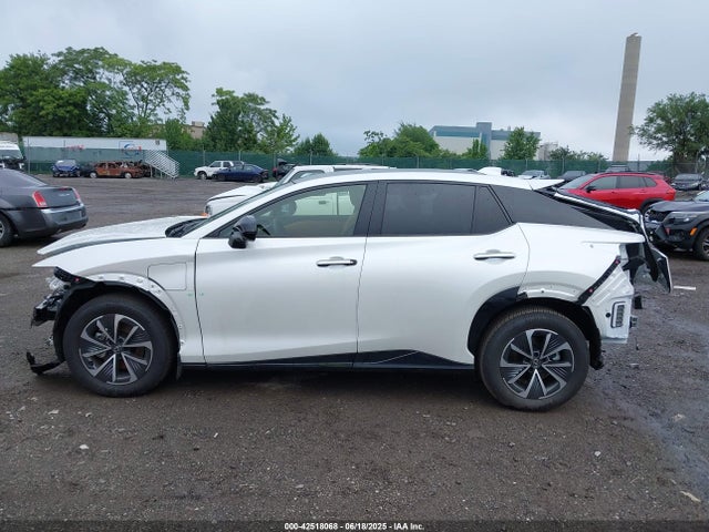 Lexus 2025 2025 JTJAAAAB7SA028301 Image 15