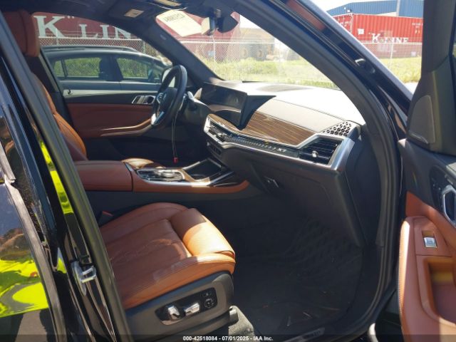 2023 BMW X7 5UX23EM04P9N64018 Photo 4