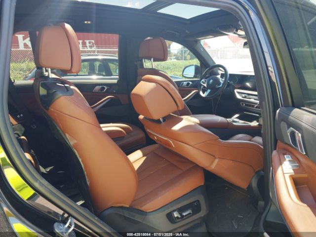 2023 BMW X7 5UX23EM04P9N64018 Photo 7