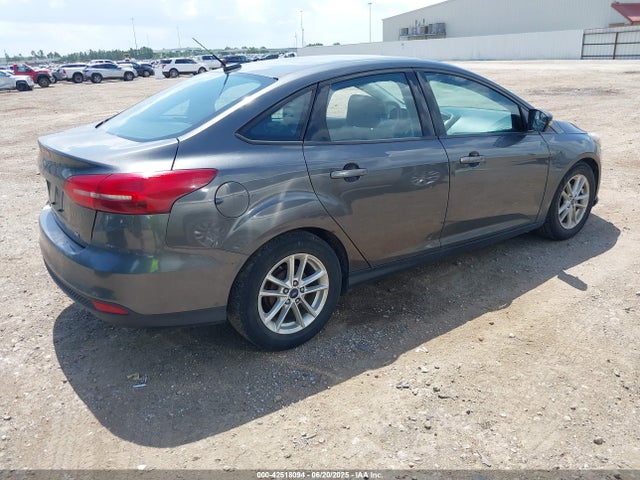 Ford 2016 2016 1FADP3F26GL317853 Image 4