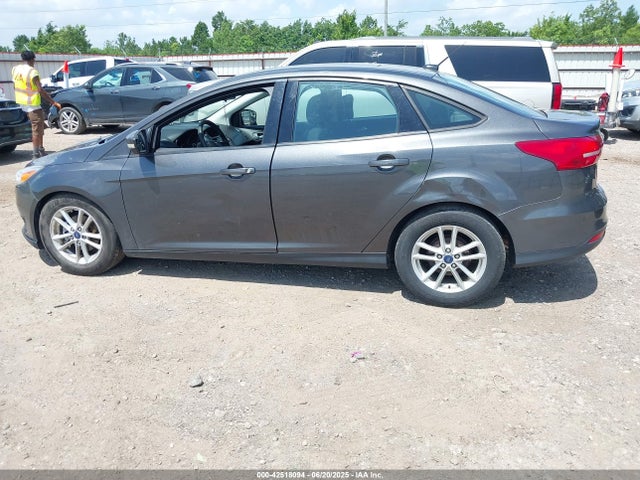 Ford 2016 2016 1FADP3F26GL317853 Image 6