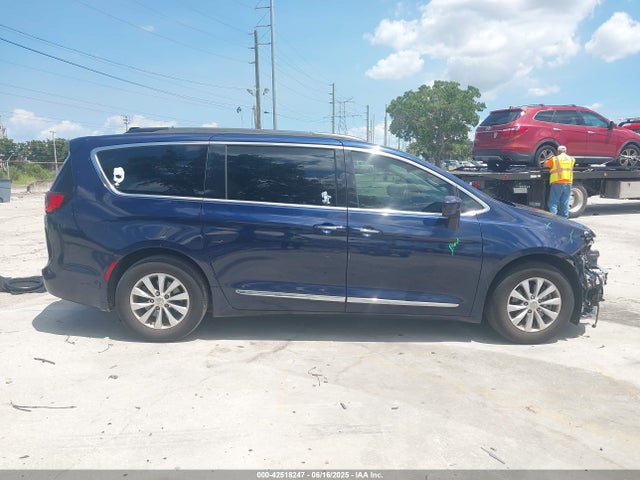 Chrysler Pacifica 2017 2C4RC1BG4HR821604 Image 14