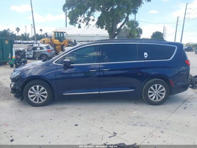 Chrysler Pacifica 2017 2C4RC1BG4HR821604 Image 15