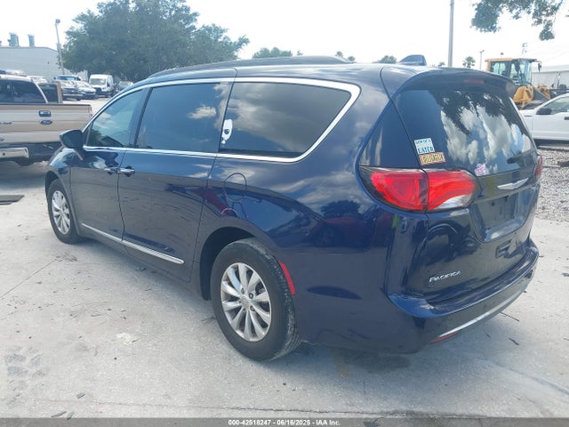 Chrysler Pacifica 2017 2C4RC1BG4HR821604 Image 3