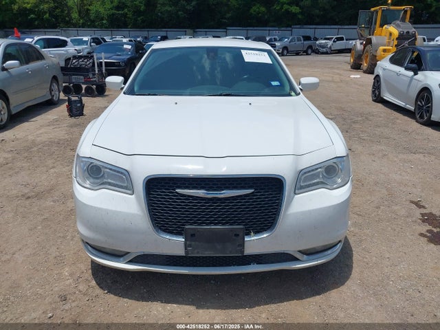 Chrysler 300 2017 2C3CCAAG2HH560166 Image 12