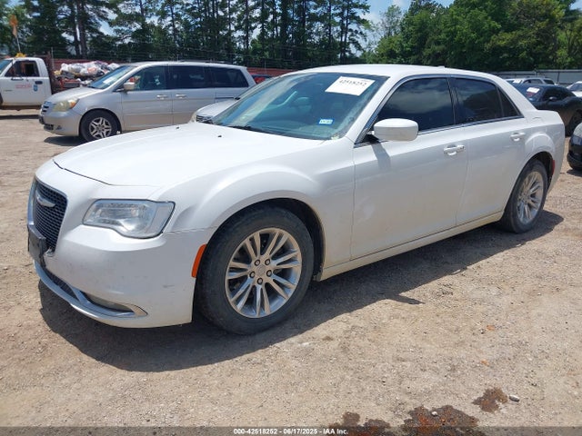 Chrysler 300 2017 2C3CCAAG2HH560166 Image 2