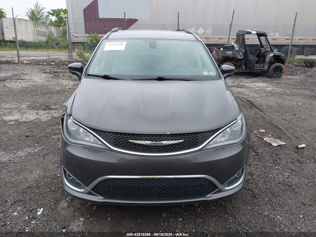 2C4RC1BG8HR684683 Chrysler Pacifica