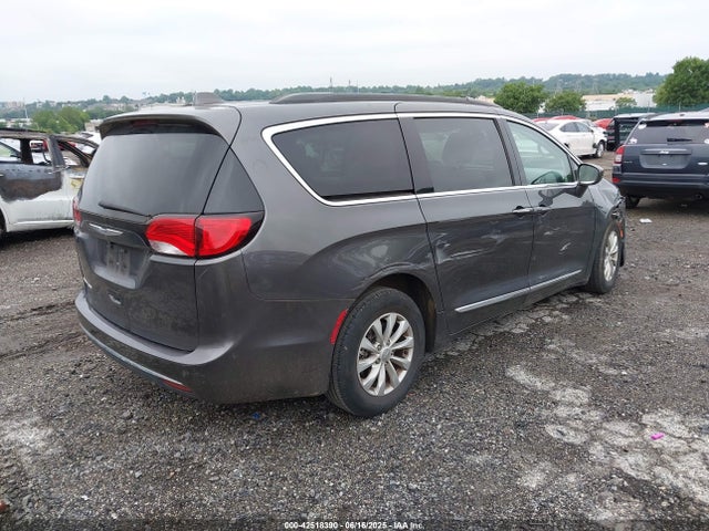 2C4RC1BG8HR684683 Chrysler Pacifica