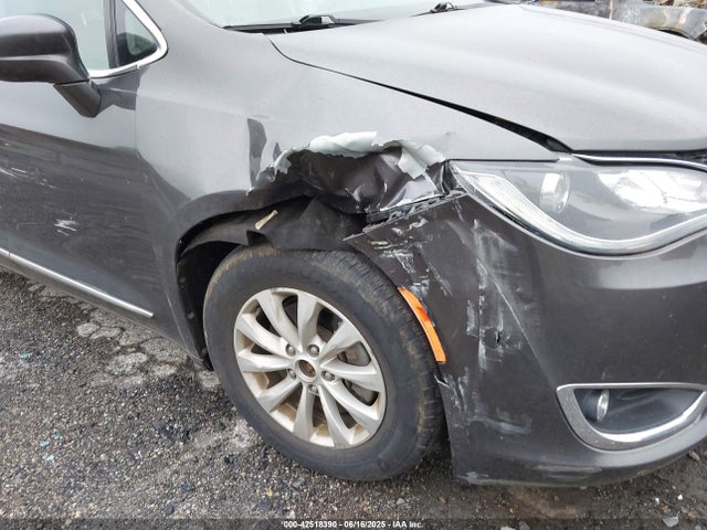 2C4RC1BG8HR684683 Chrysler Pacifica